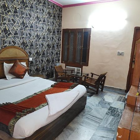 Hotel Divya Varanasi Bagian luar foto