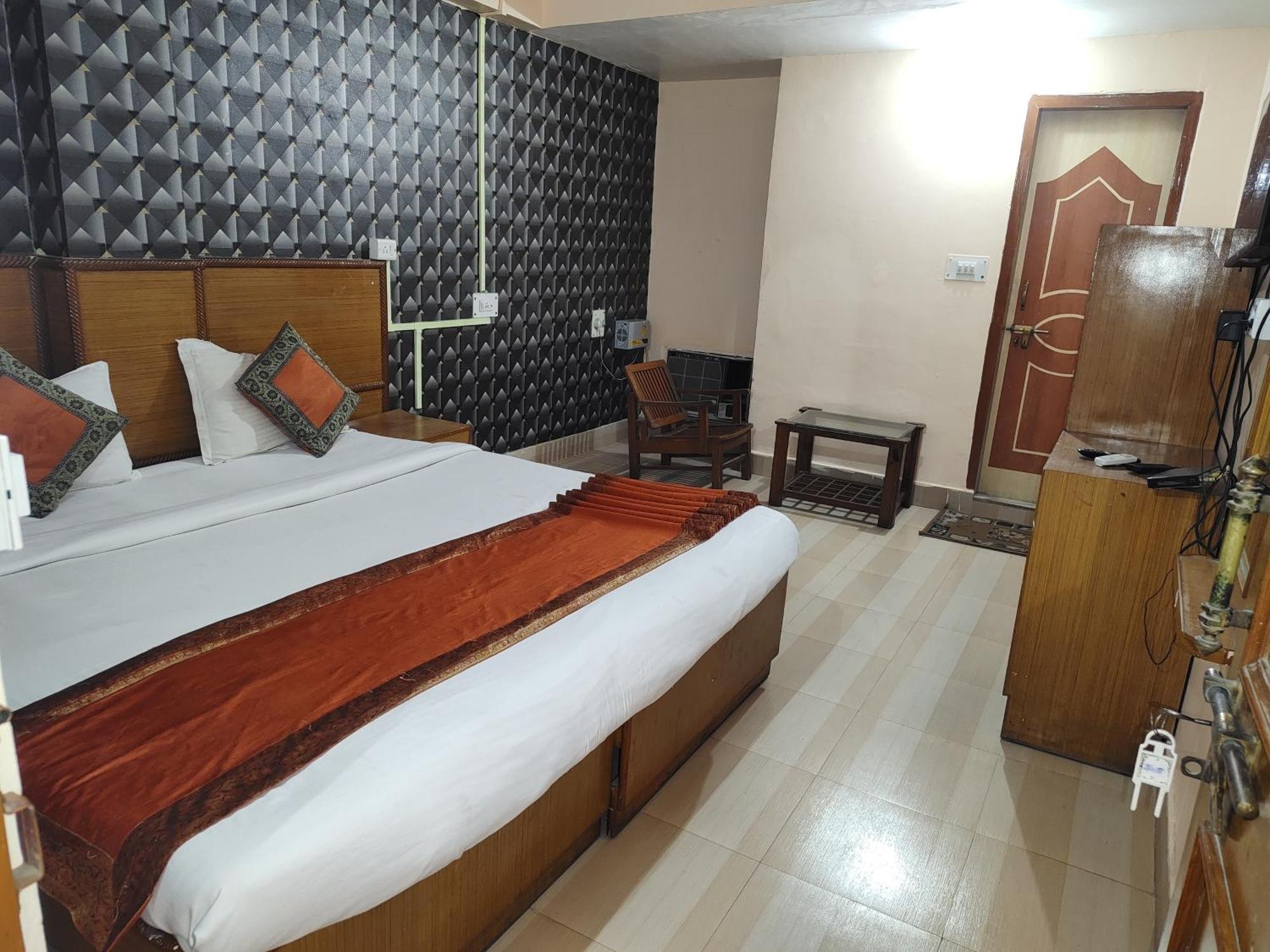 Hotel Divya Varanasi Bagian luar foto