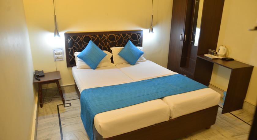 Hotel Divya Varanasi Bagian luar foto